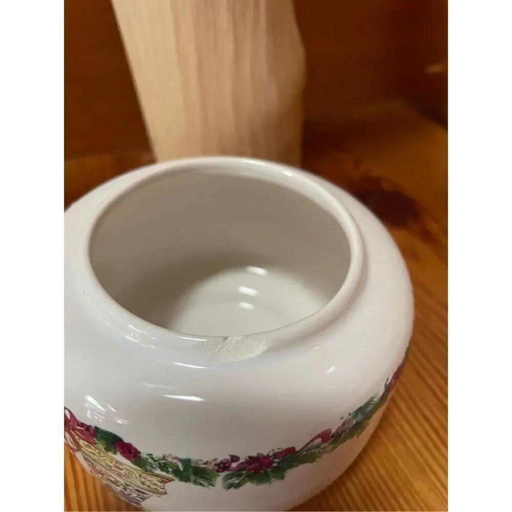 Vintage 90s Christmas Pot Pourri Holder